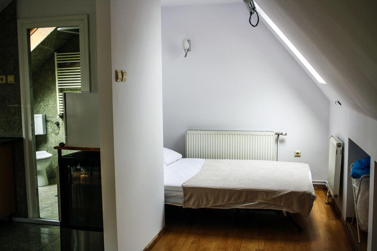 Split Crib - Chill Studio In Historic Braşov Esterno foto